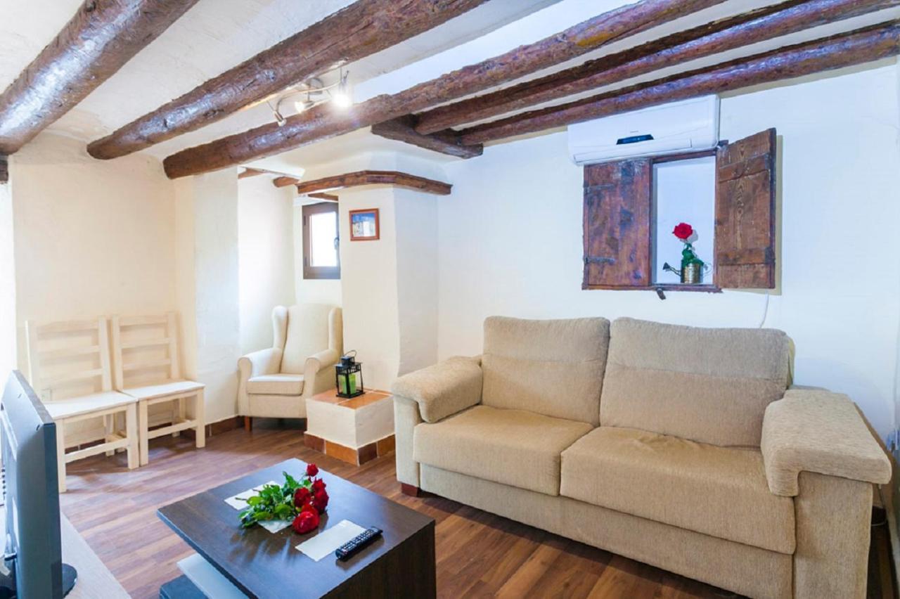 Apartamentos Casa Samper Santa Eulalia de Gállego Rom bilde