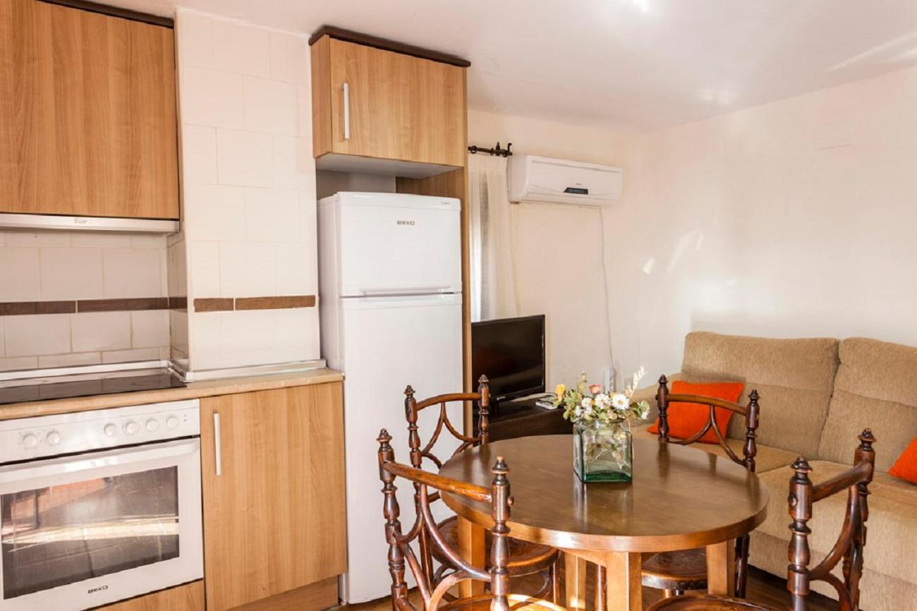 Apartamentos Casa Samper Santa Eulalia de Gállego Rom bilde