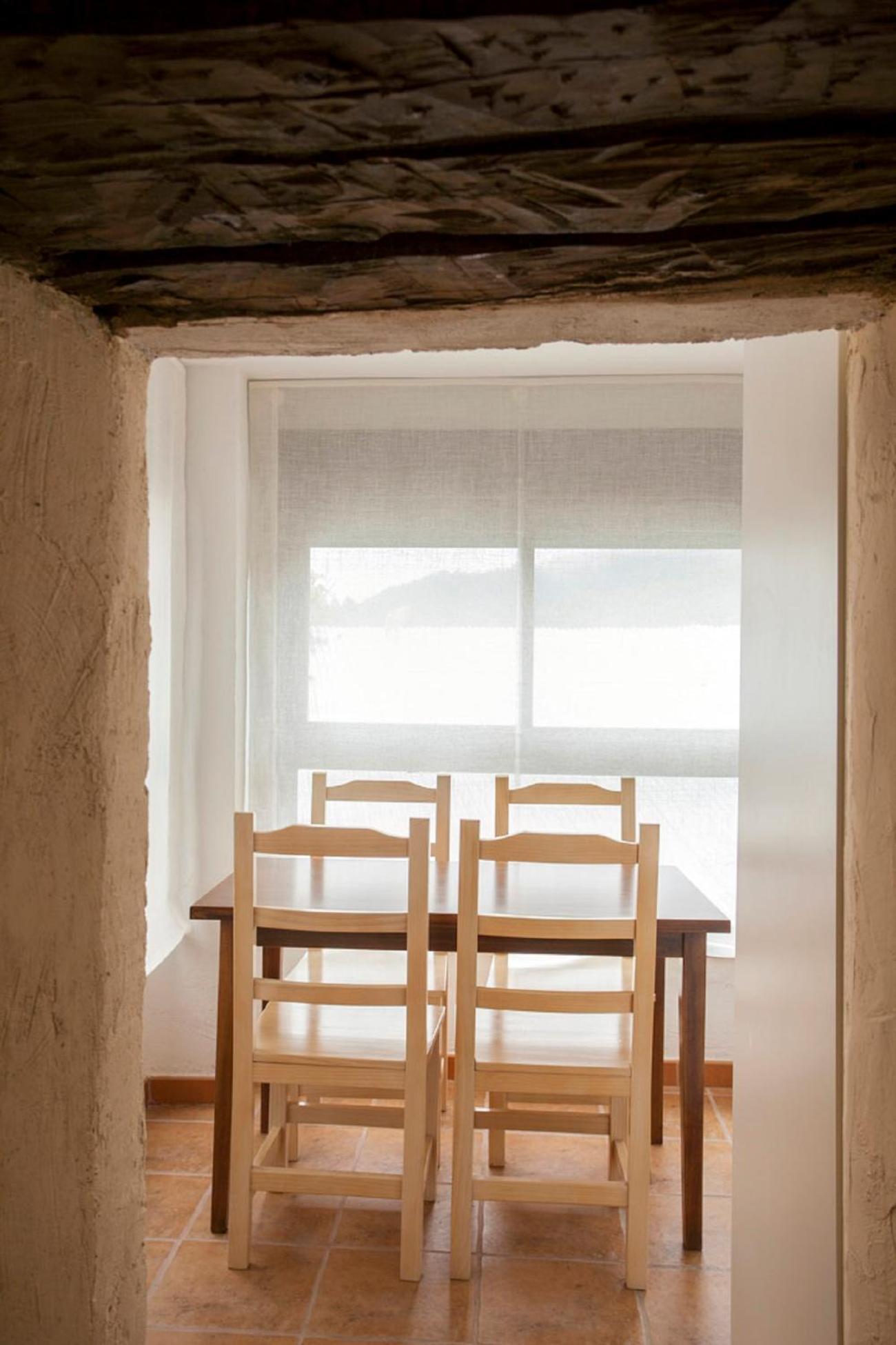 Apartamentos Casa Samper Santa Eulalia de Gállego Rom bilde